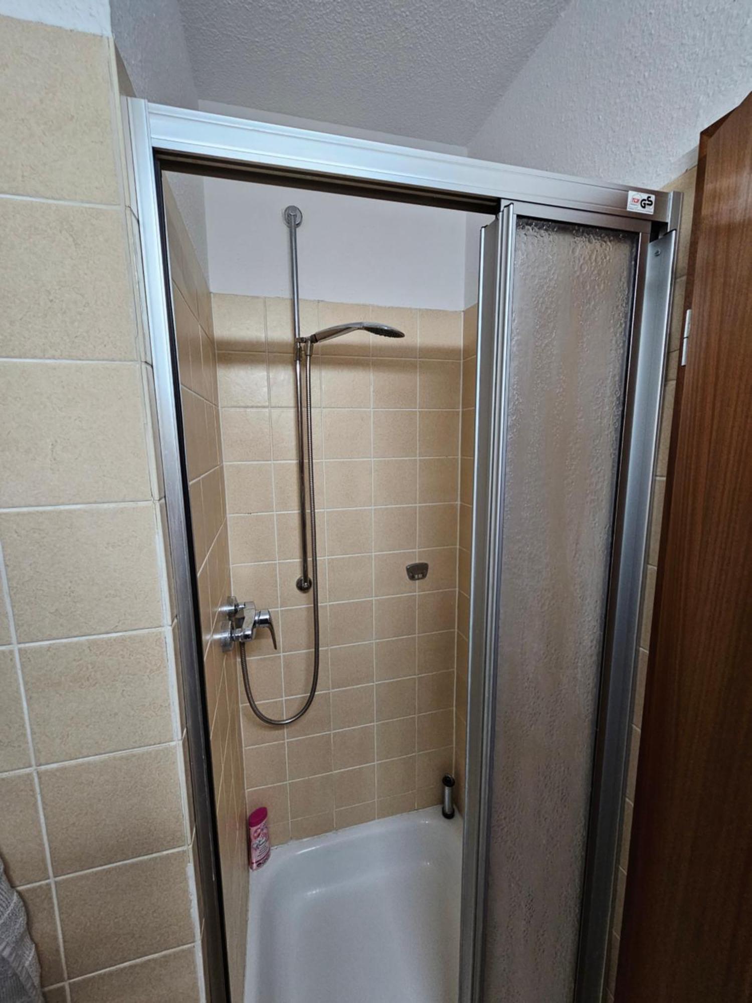 Charmante 1 Zimmerwohnung Mit Stellplatz Wurzburgo Exterior foto