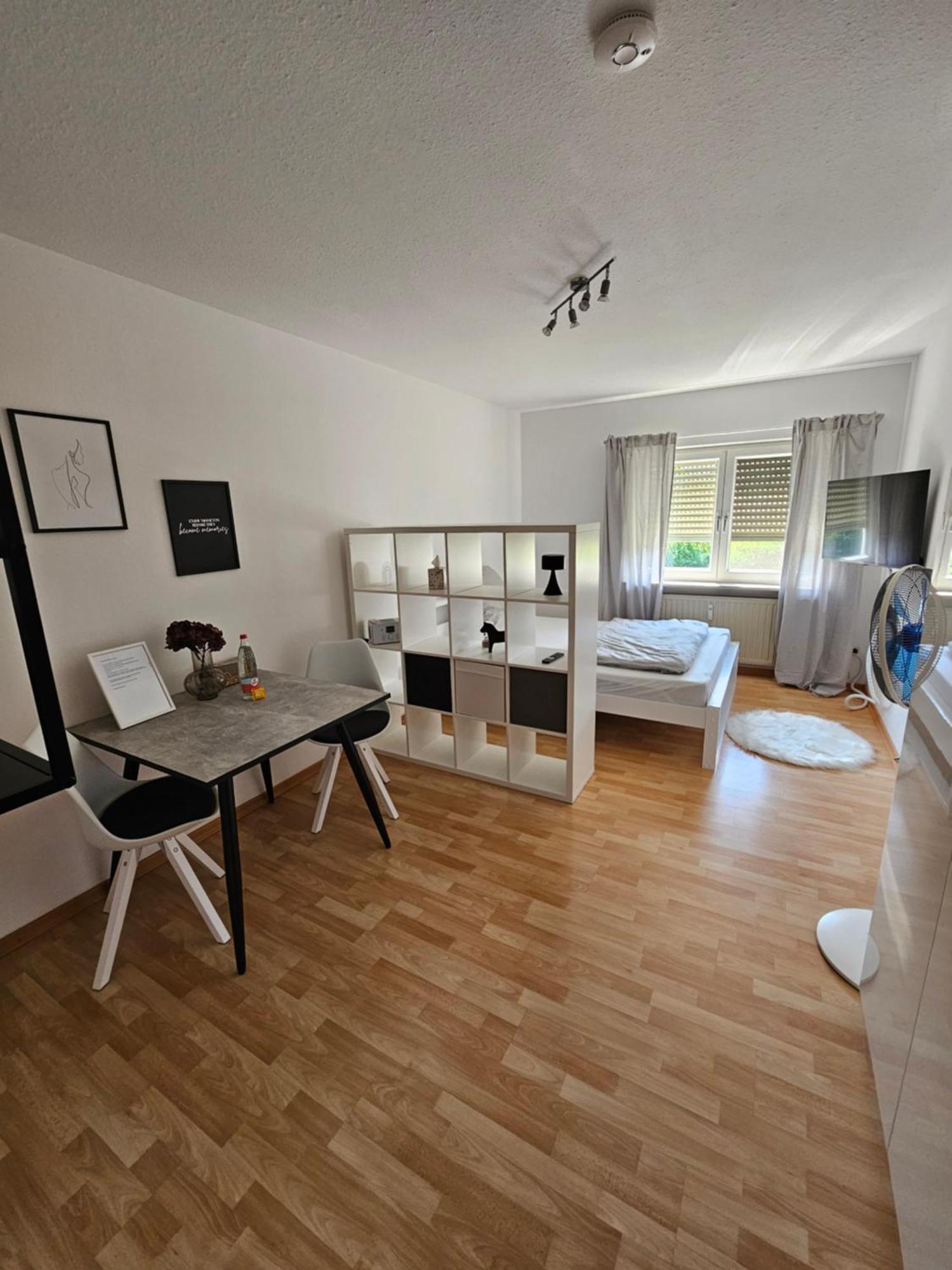 Charmante 1 Zimmerwohnung Mit Stellplatz Wurzburgo Exterior foto