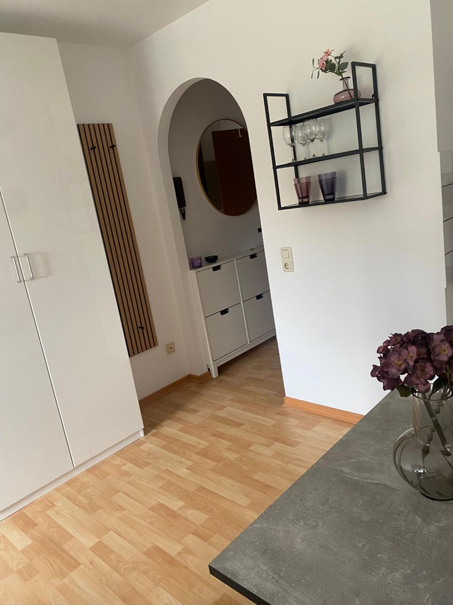 Charmante 1 Zimmerwohnung Mit Stellplatz Wurzburgo Exterior foto